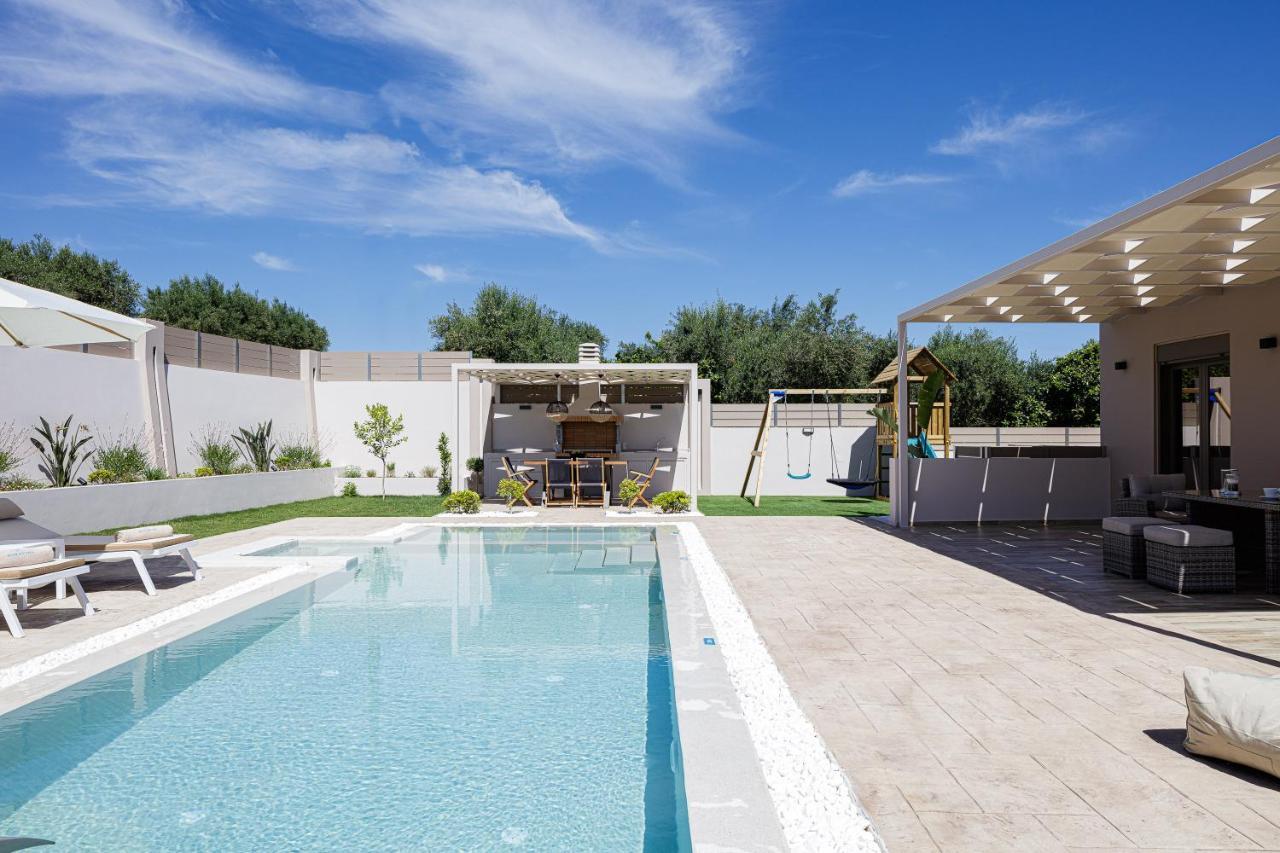 Koin Villa Sunset, With Heated Pool & Whirlpool, By Thinkvilla Perama  Exterior photo